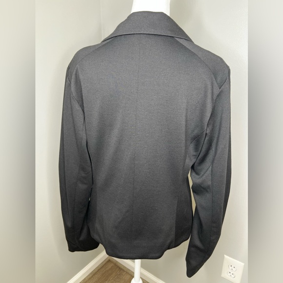 Mark Black Blazer with Stripe Lining Size Large - Sophisticated and Modern - Picture 2 of 13